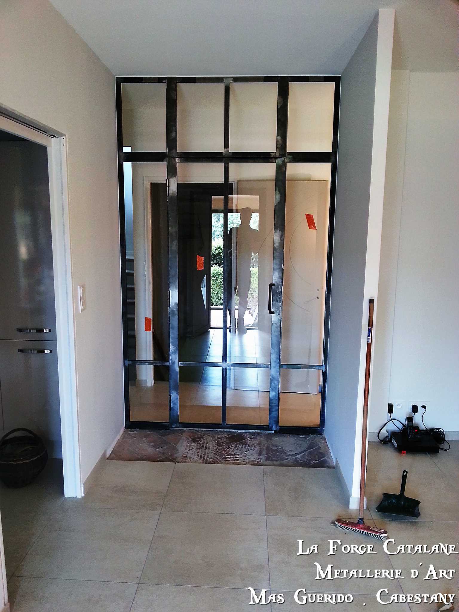 verriere ouvrante imposte fixe fermeture par aimant clair fer forge catalane (2).jpg